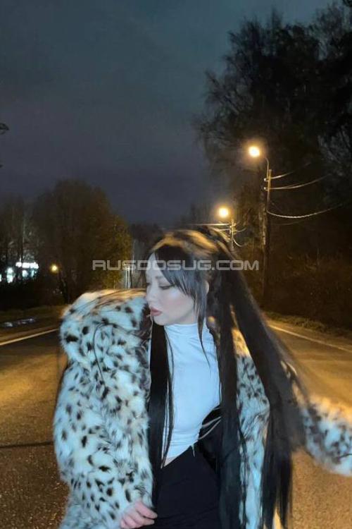 Девушка Проститутка в Питере у метро Парнас