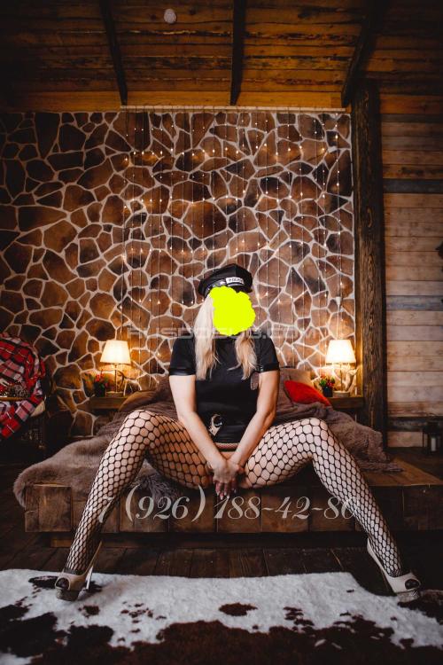 Девушка Проститутка в Питере у метро Электросила