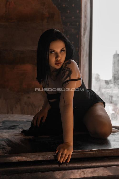 Девушка Проститутка в Питере у метро Гостиный двор