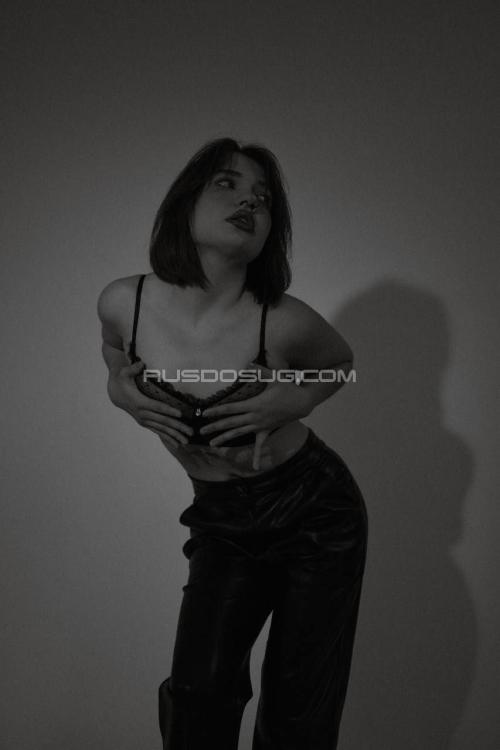 Девушка Проститутка в Питере у метро Парк Победы