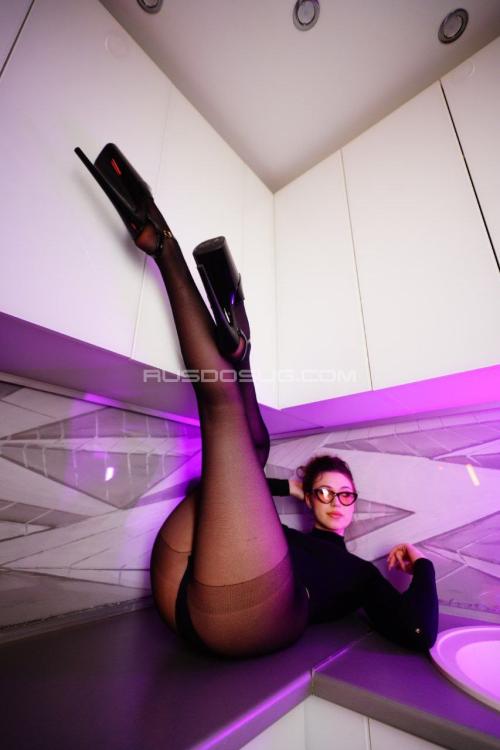 Девушка Проститутка в Питере у метро Московская