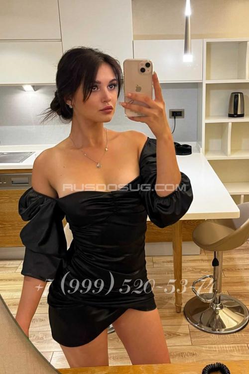 Девушка Проститутка в Питере у метро Площадь Ленина