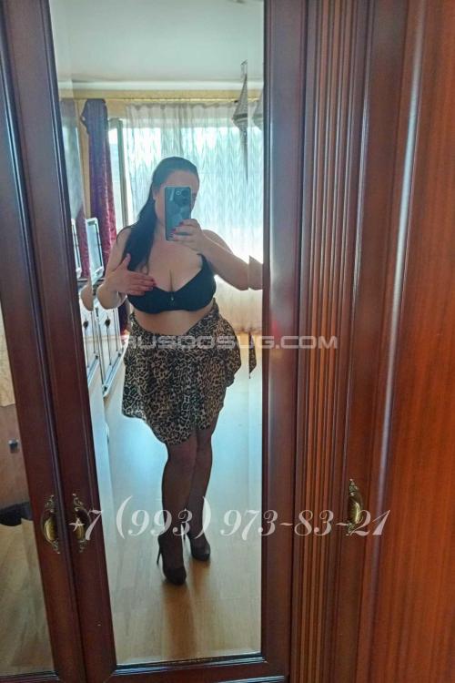 Девушка Проститутка в Питере у метро Московская