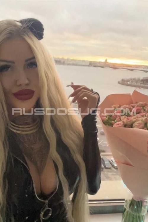 Девушка Проститутка в Питере у метро Площадь Восстания