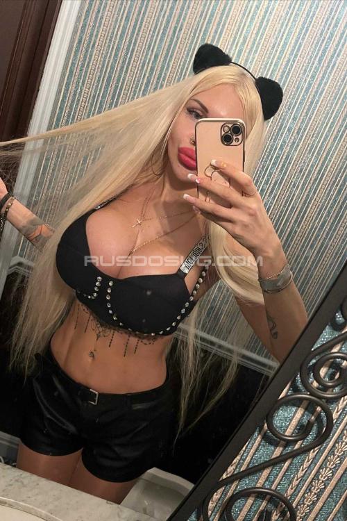 Девушка Проститутка в Питере у метро Гостиный двор