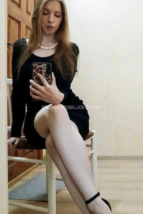 Девушка Проститутка в Питере у метро Московская