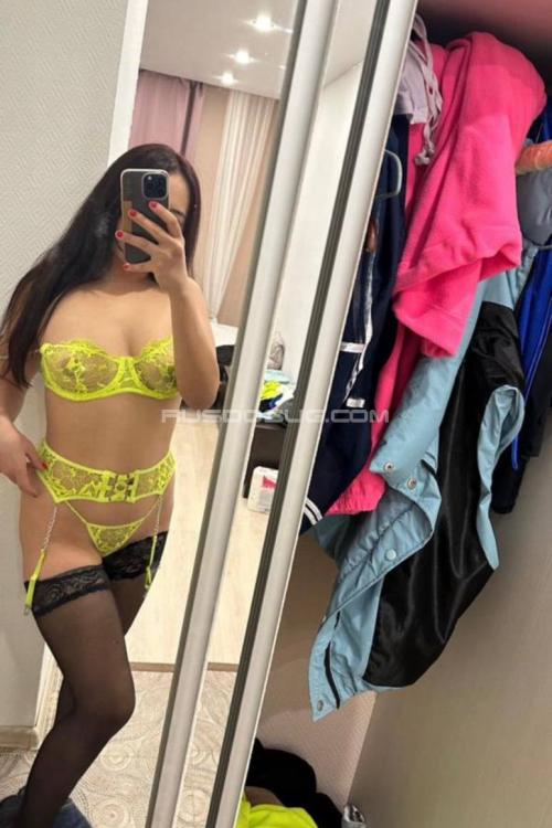 Девушка Проститутка в Питере у метро Московская