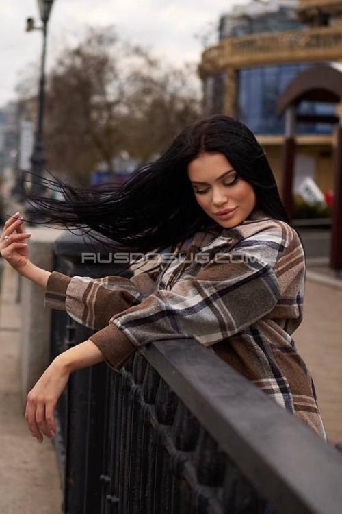 Девушка Проститутка в Питере у метро Площадь Ленина