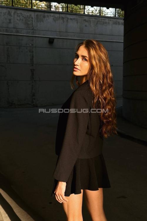 Девушка Проститутка в Питере у метро Московская