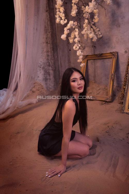 Девушка Проститутка в Питере у метро Площадь Восстания