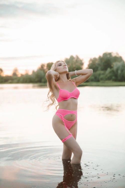 Девушка Проститутка в Питере у метро Московские ворота