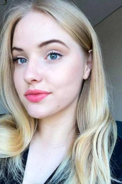 Девушка Проститутка в Питере у метро Московские ворота