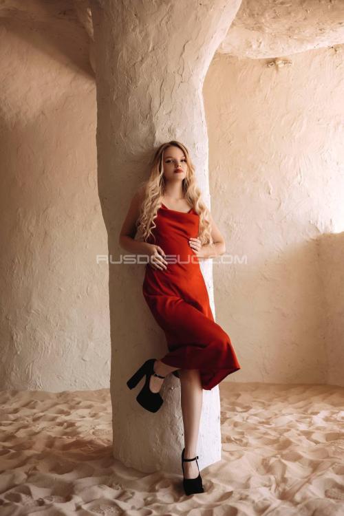 Девушка Проститутка в Питере у метро Площадь Восстания