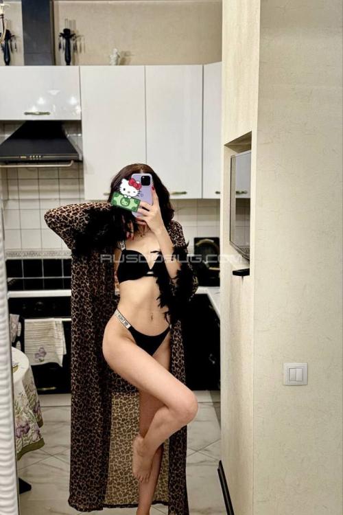 Девушка Проститутка в Питере у метро Крестовский остров