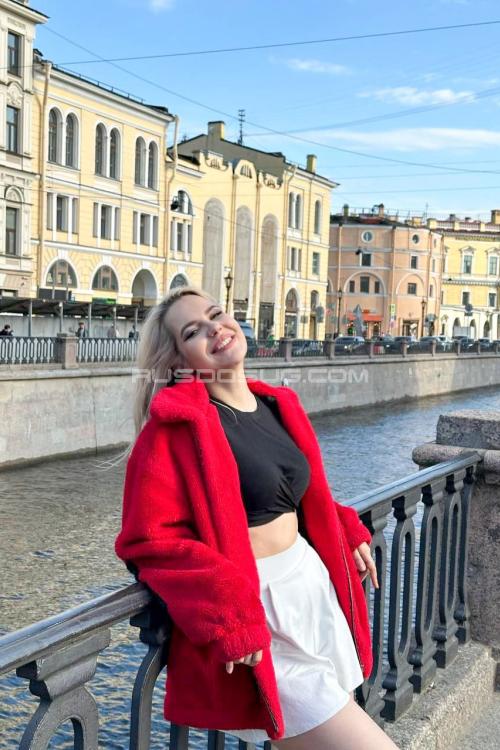 Проститутка Кира, в Питере у метро Василеостровская