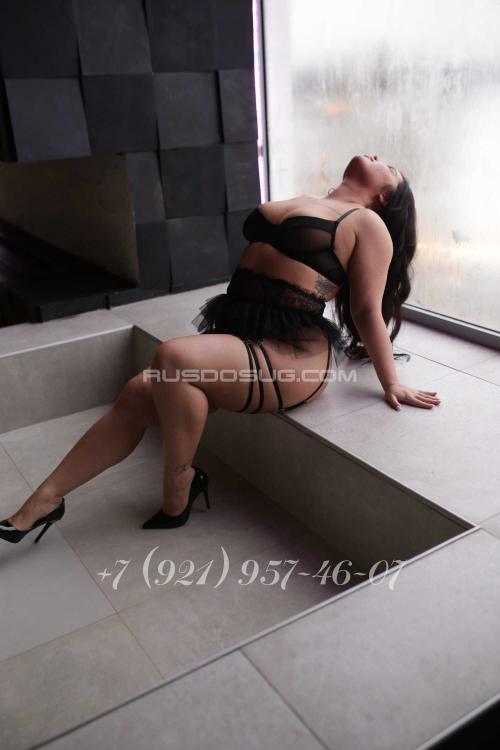 Девушка Проститутка в Питере у метро Комендантский проспект