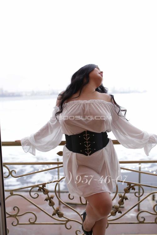 Девушка Проститутка в Питере у метро Комендантский проспект