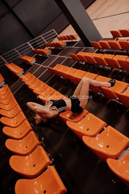 Девушка Проститутка в Питере у метро Электросила