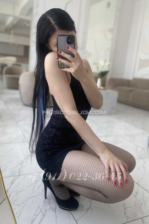 Девушка Проститутка в Питере у метро Московская