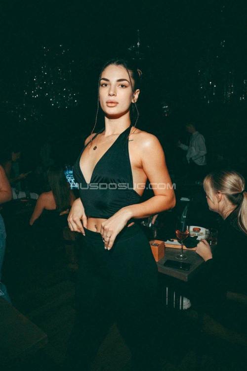 Девушка Проститутка в Питере у метро Горьковская