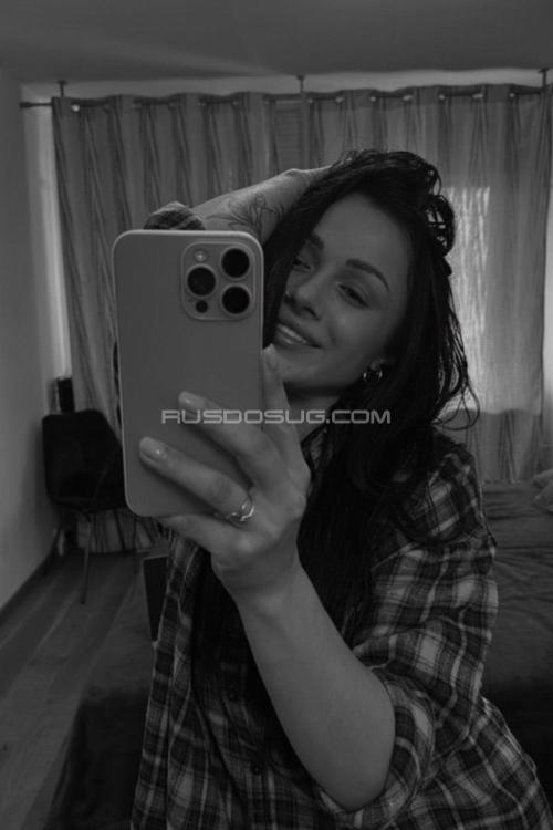 Девушка Проститутка в Питере у метро Площадь Александра Невского