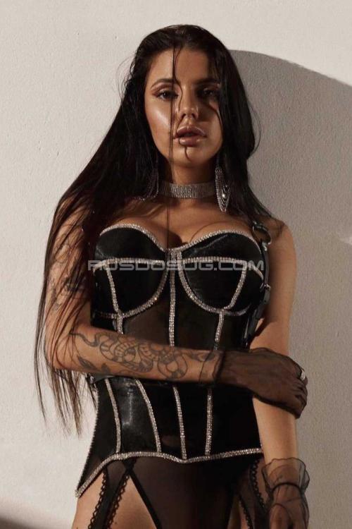 Девушка Проститутка в Питере у метро Невский проспект