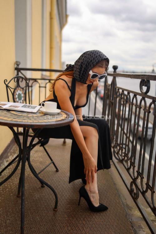 Девушка Проститутка в Питере у метро Волковская