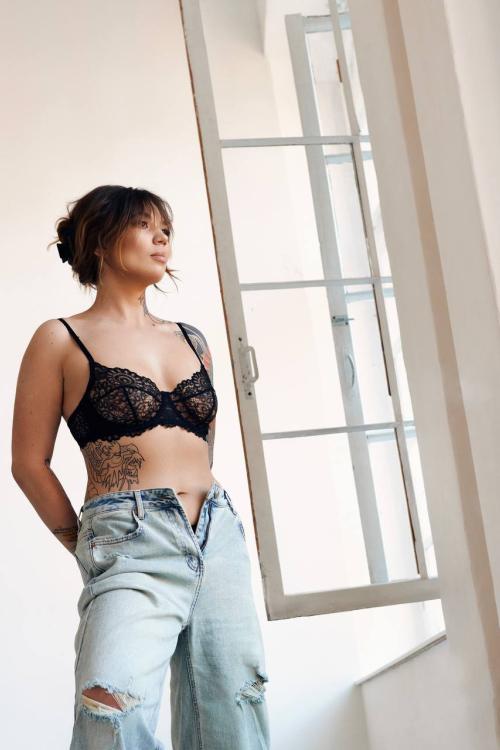 Девушка Проститутка в Питере у метро Ладожская