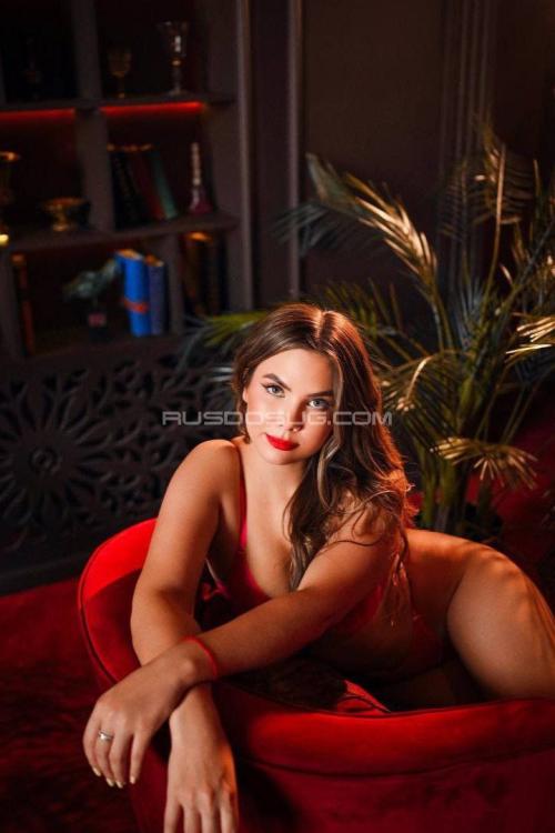 Девушка Проститутка в Питере у метро Девяткино