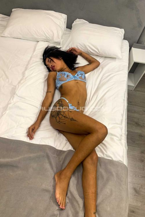 Девушка Проститутка в Питере у метро Купчино