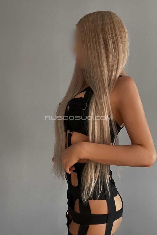 Девушка Проститутка в Питере у метро Чёрная речка