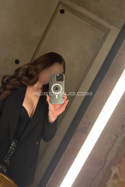 Девушка Проститутка в Питере у метро Чёрная речка