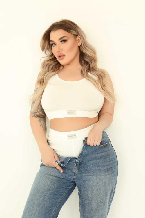 Девушка Проститутка в Питере у метро Лесная