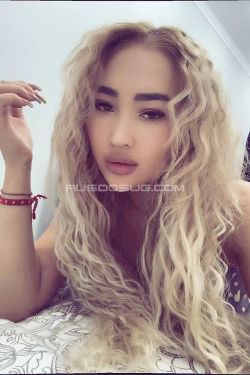 Проститутка Азиза, в Питере у метро Площадь Восстания