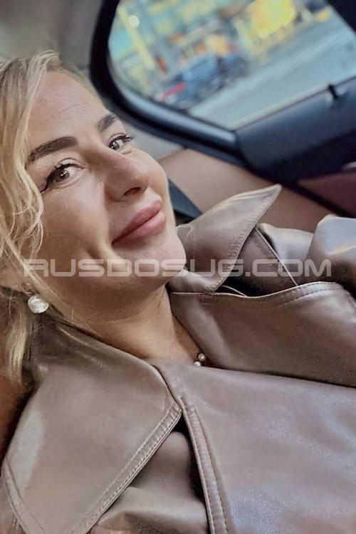 Проститутка Сашенька, Питера у метро Электросила