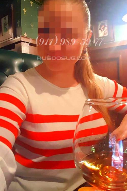 Девушка Проститутка в Питере у метро Гостиный двор