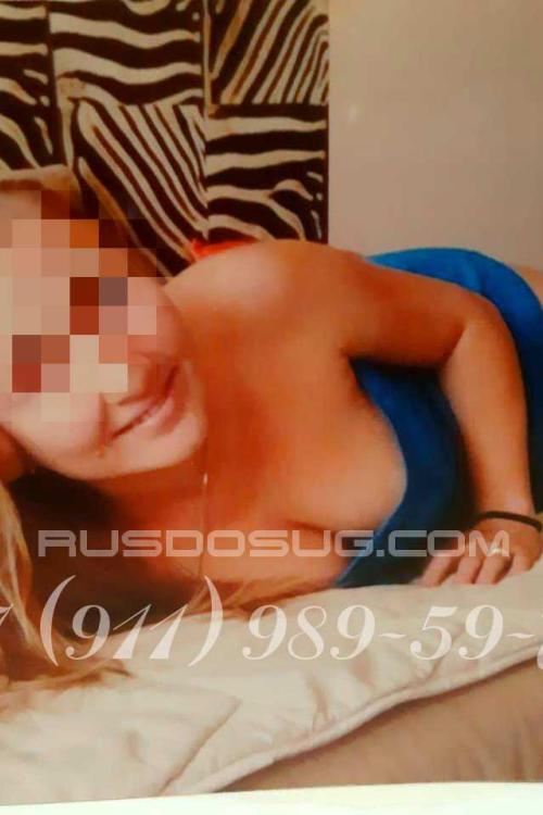 Девушка Проститутка в Питере у метро Гостиный двор