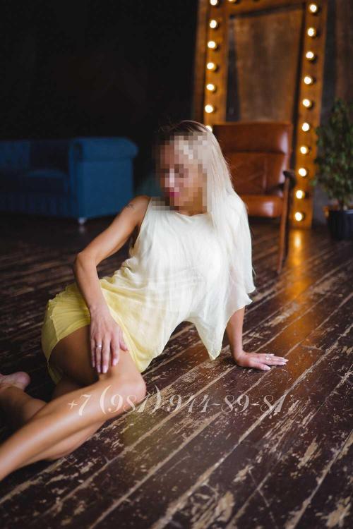 Девушка Проститутка в Питере у метро Достоевская