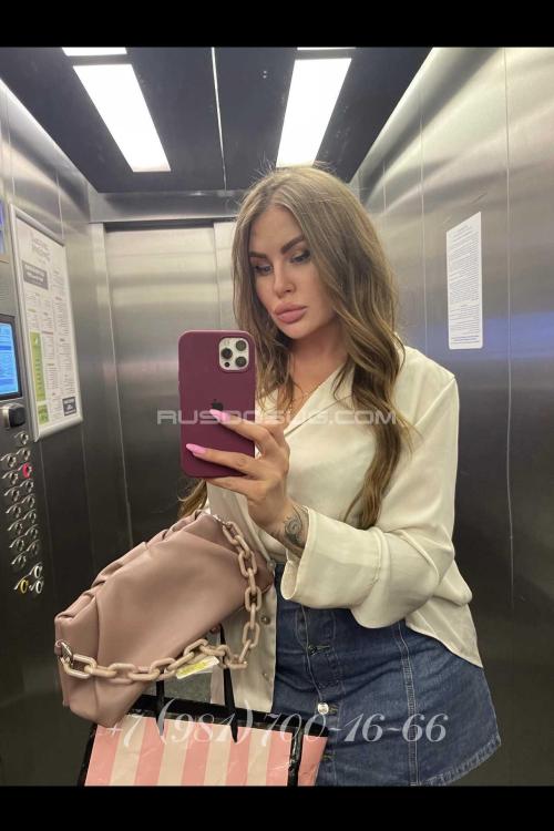 Девушка Проститутка в Питере у метро Достоевская