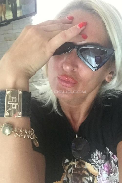 Девушка Проститутка в Питере у метро Парк Победы