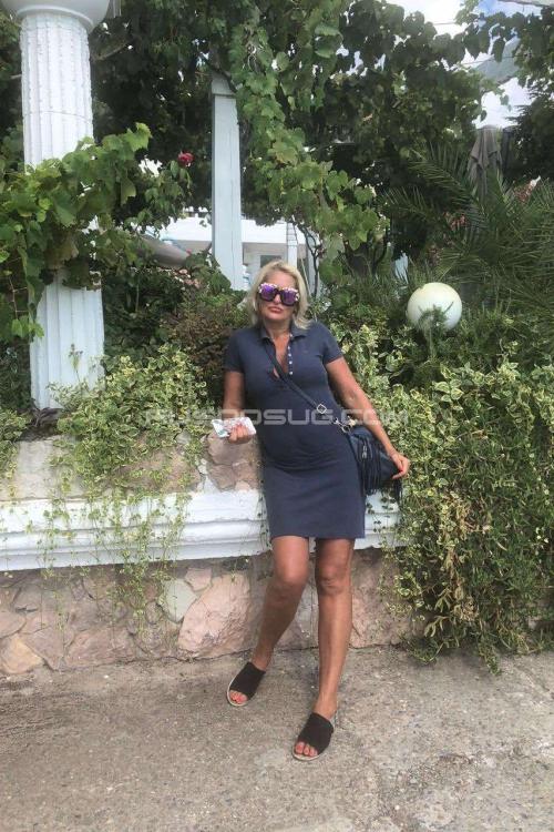 Девушка Проститутка в Питере у метро Парк Победы