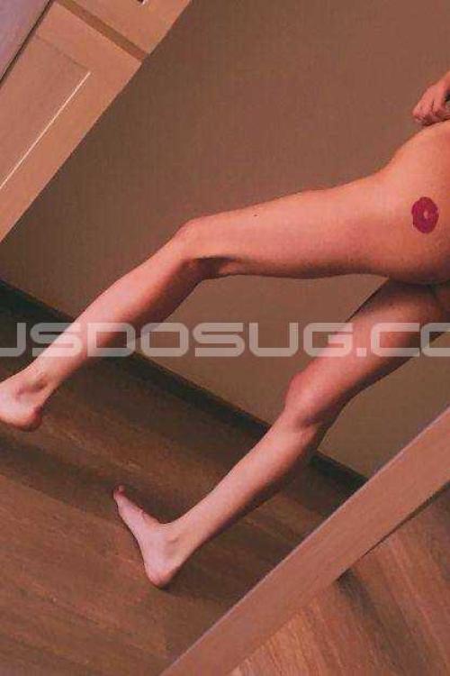 Девушка Проститутка в Питере у метро Московская