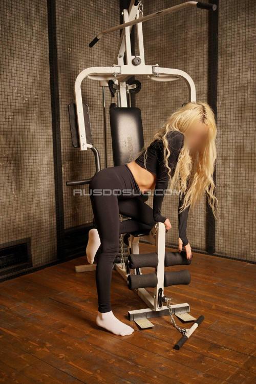 Девушка Проститутка в Питере у метро Петроградская