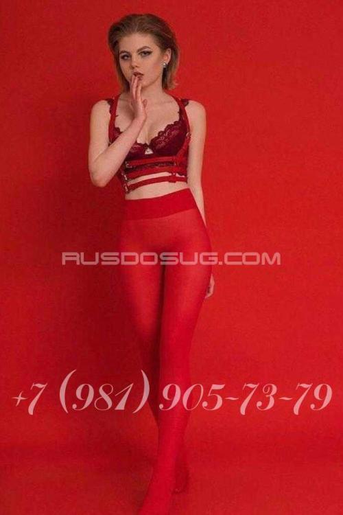 Девушка Проститутка в Питере у метро Невский проспект