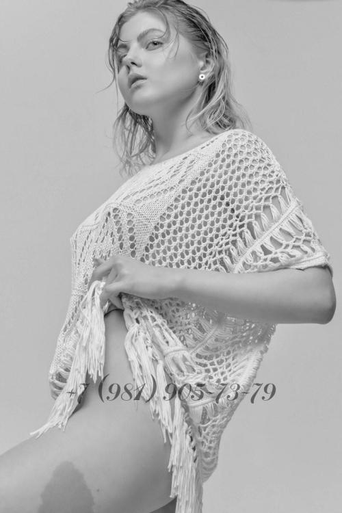 Девушка Проститутка в Питере у метро Невский проспект