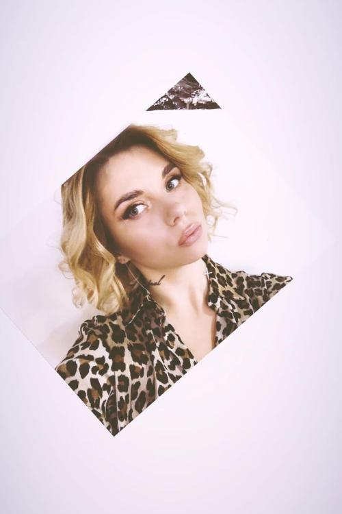 Девушка Проститутка в Питере у метро Обухово