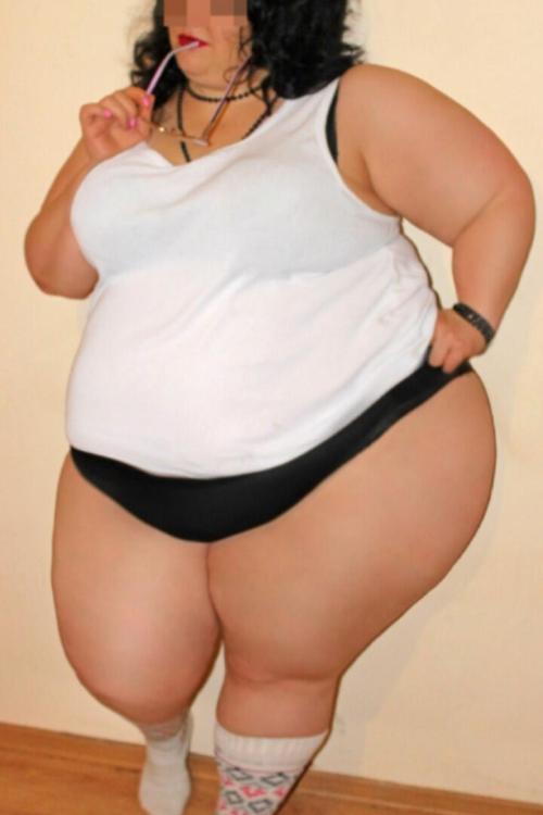 Девушка Проститутка в Питере у метро Электросила