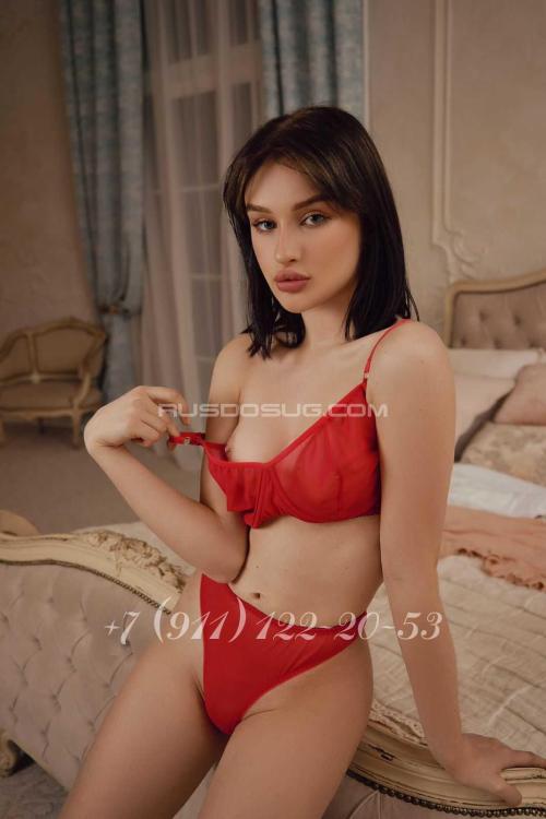 Девушка Проститутка в Питере у метро Московская