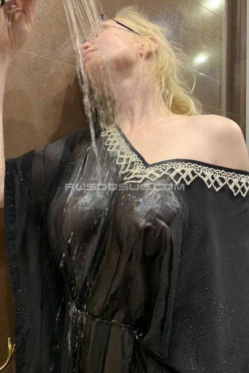 Девушка Проститутка в Питере у метро Чёрная речка