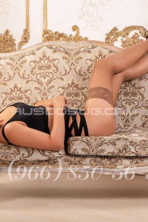 Девушка Проститутка в Питере у метро Электросила